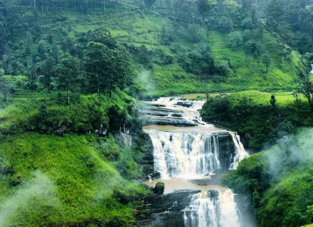 Found phone charger in galleface